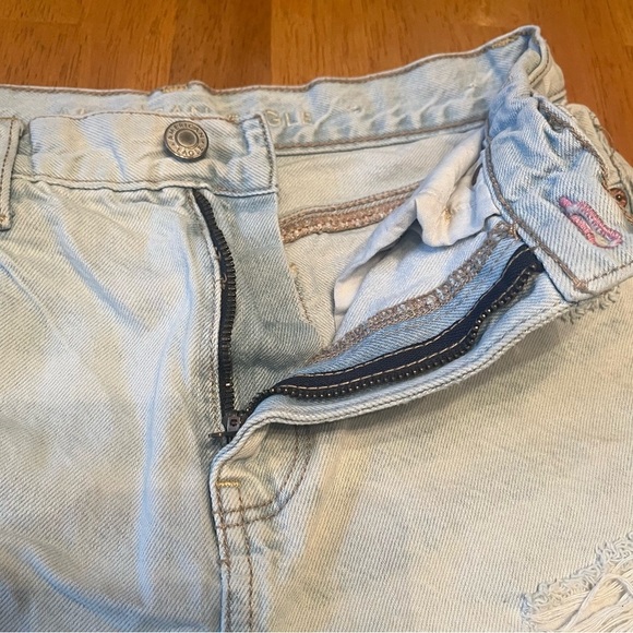 American Eagle distressed shorts, size small - Picture 5 of 10